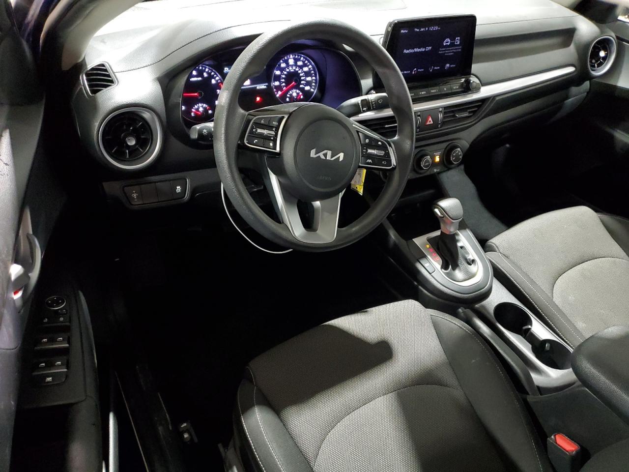 2023 Kia Forte - Image 8