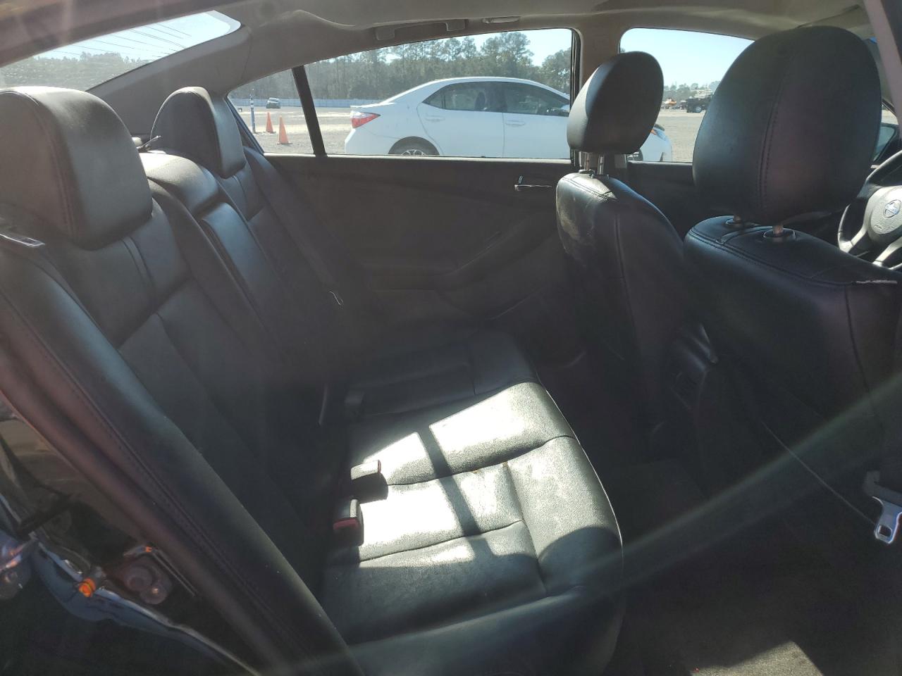 2012 Nissan Altima - Image 10