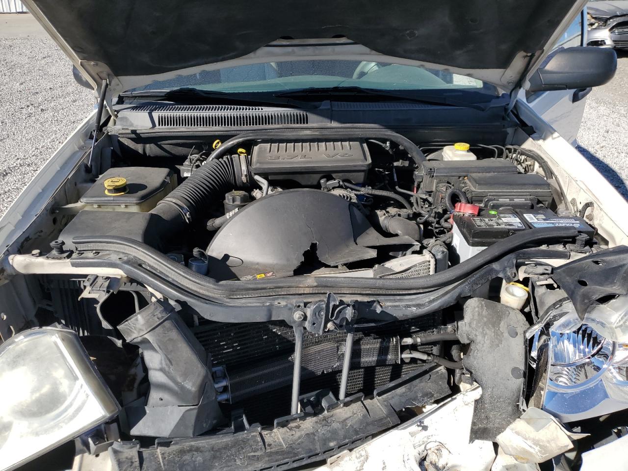 2005 Jeep Grand Cherokee - Image 13