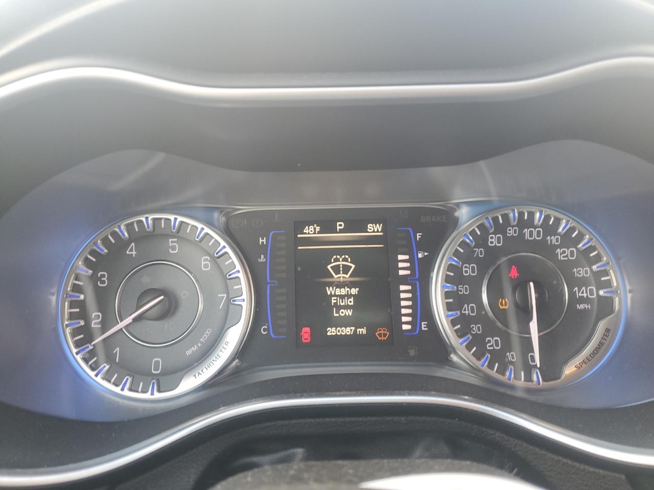 2015 Chrysler 200 - Image 9