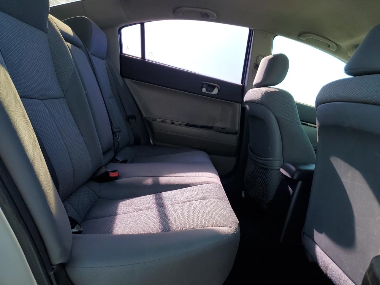 2009 Mitsubishi Galant - Image 10