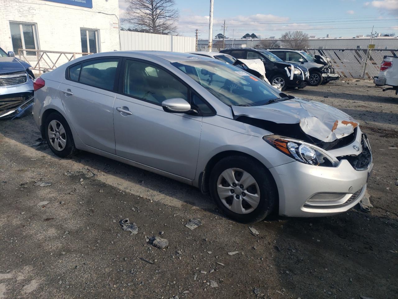 VIN KNAFK4A65F5417508 2015 KIA FORTE no.4