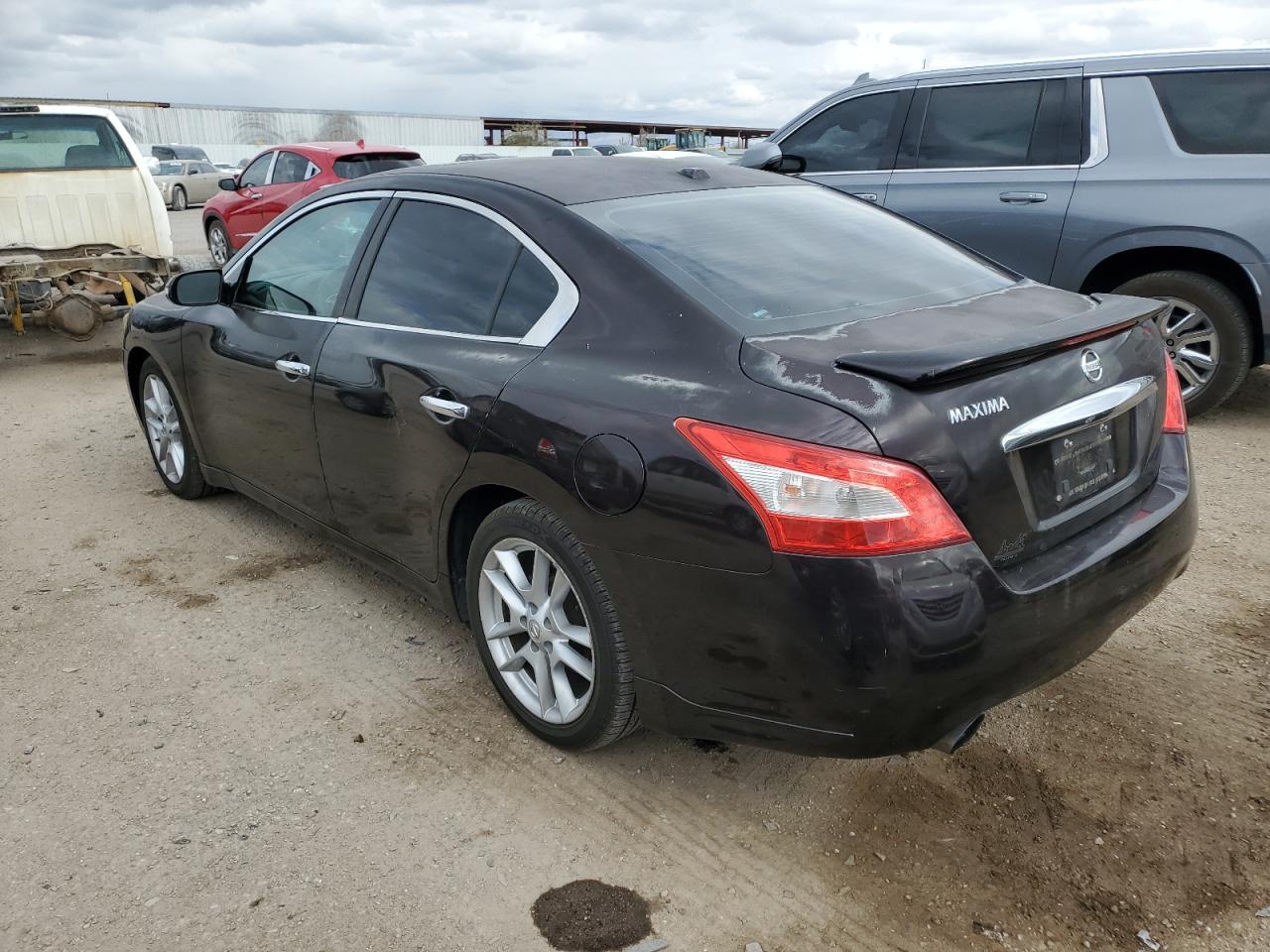 2010 Nissan Maxima - Image 2