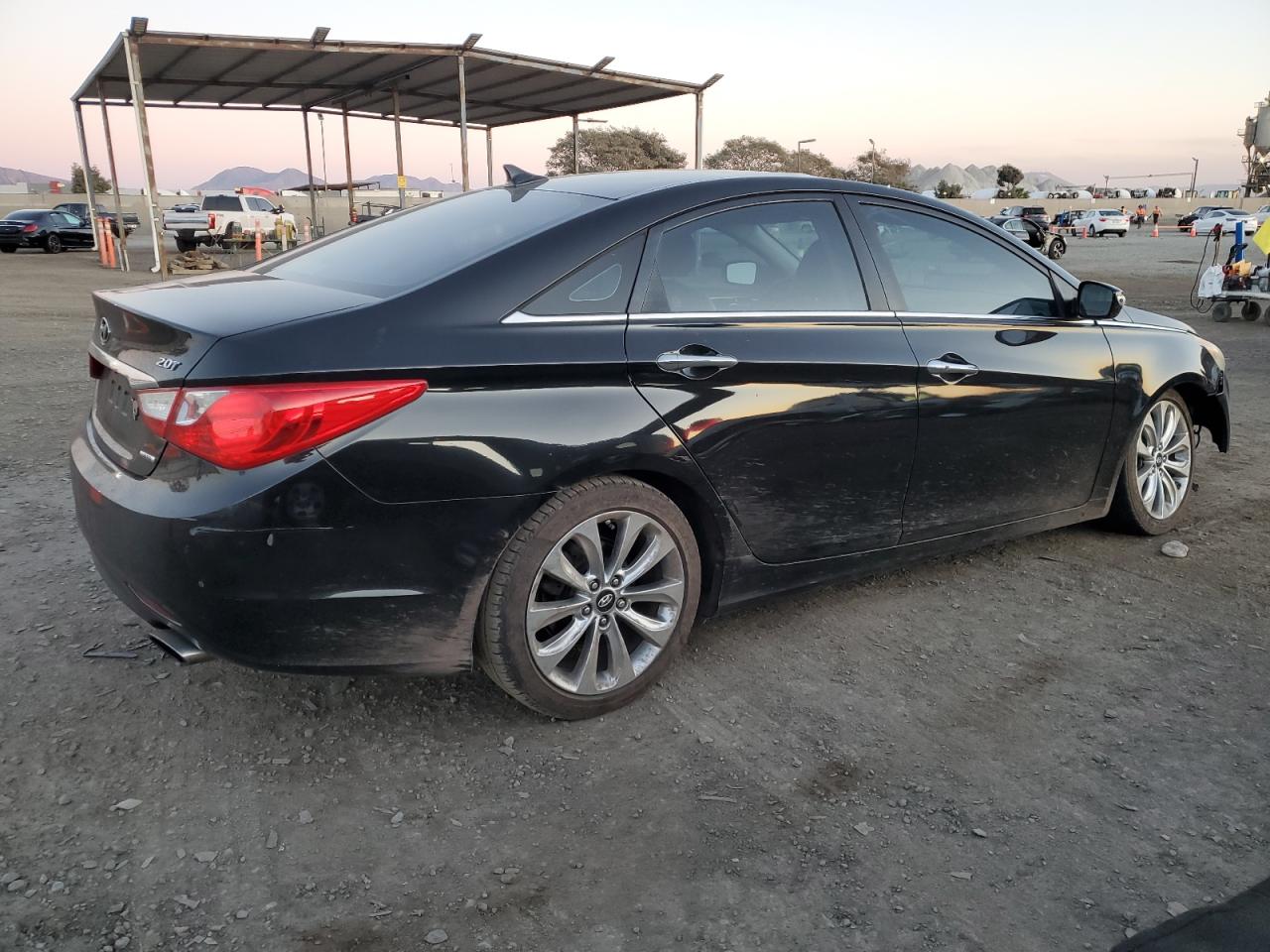 2011 Hyundai Sonata - Image 3