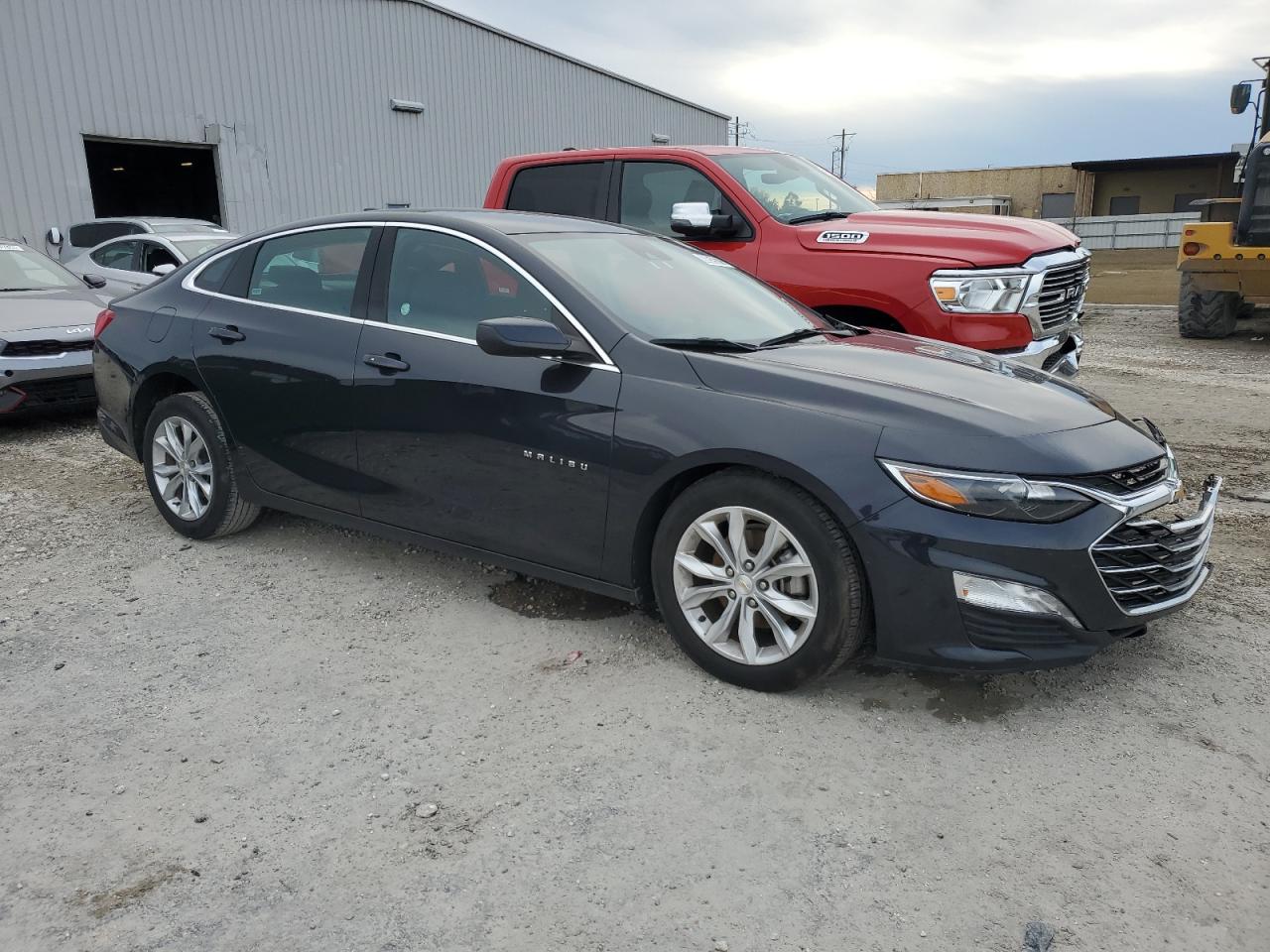 2023 Chevrolet Malibu - Image 4