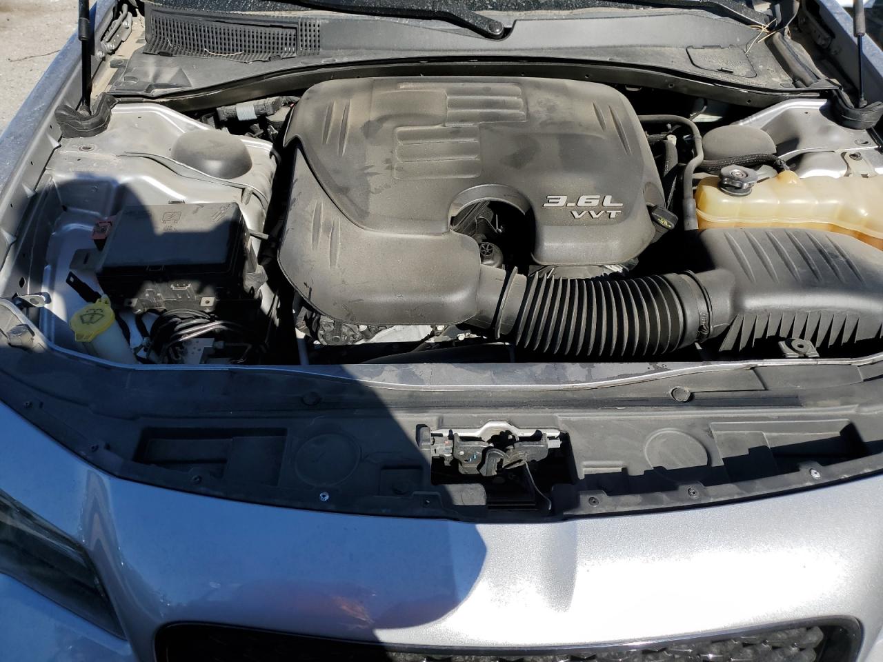 2018 Chrysler 300 - Image 11