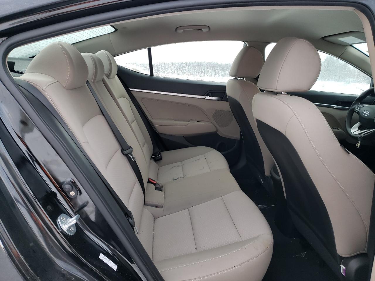 2020 Hyundai Elantra - Image 10
