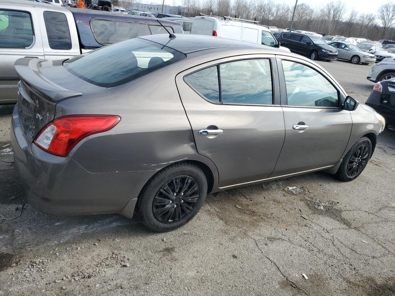 2015 Nissan Versa - Image 3