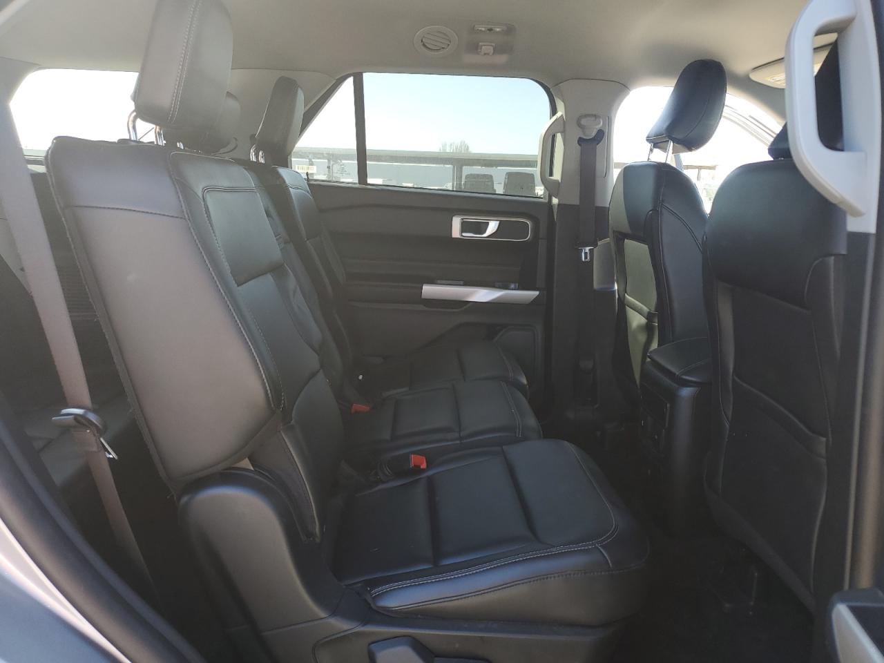 2023 Ford Explorer - Image 11