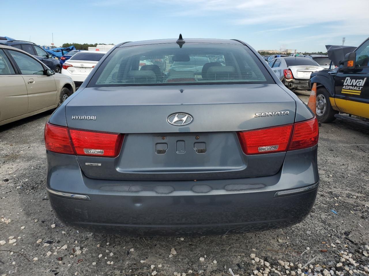 2009 Hyundai Sonata - Image 6