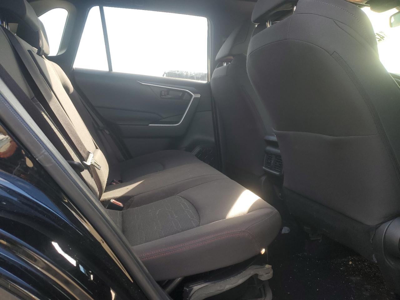 2021 Toyota RAV 4 - Image 12