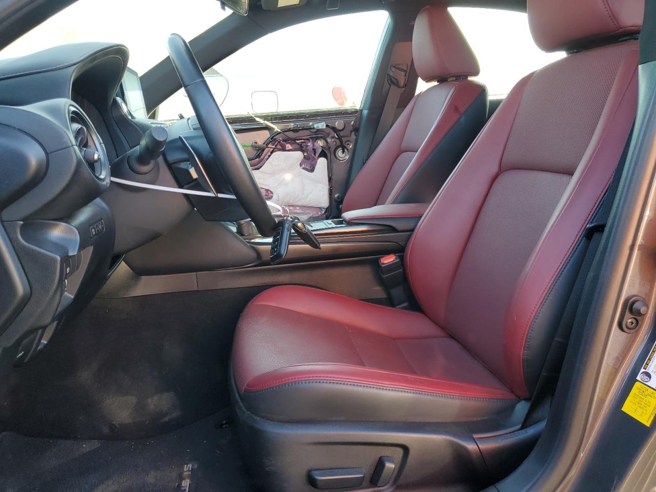 2024 Lexus IS - Image 7