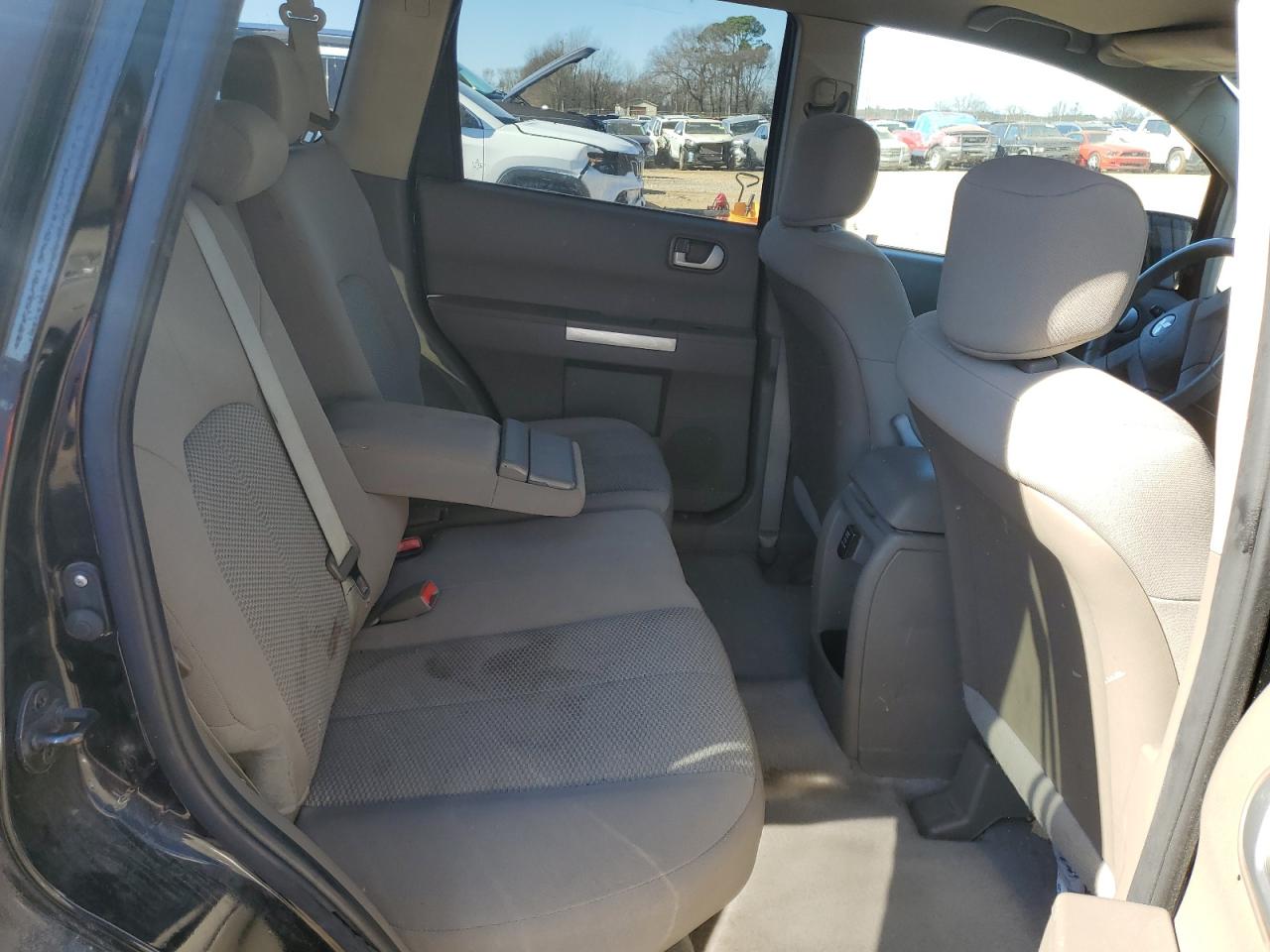 2007 Mitsubishi Endeavor - Image 11