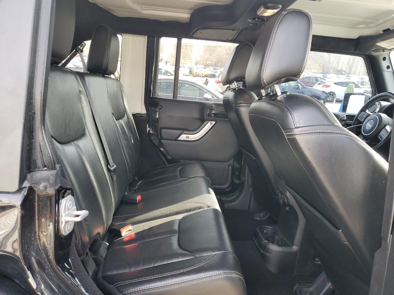 2018 Jeep Wrangler - Image 11