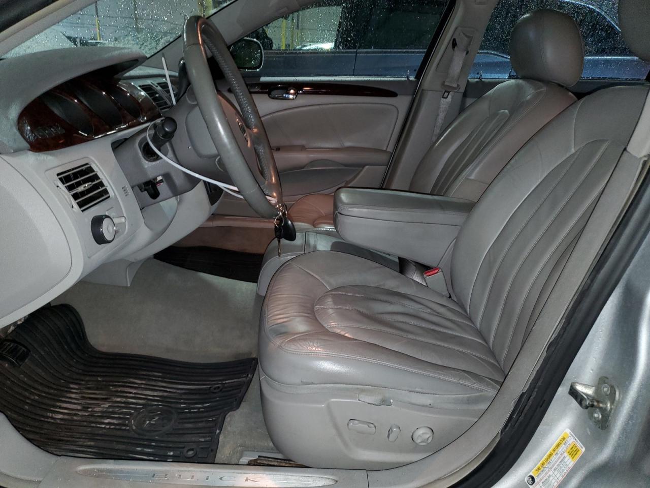 2011 Buick Lucerne - Image 7