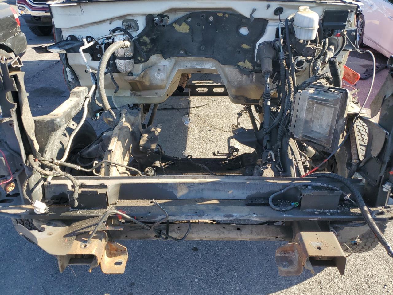 2003 Chevrolet Silverado - Image 11