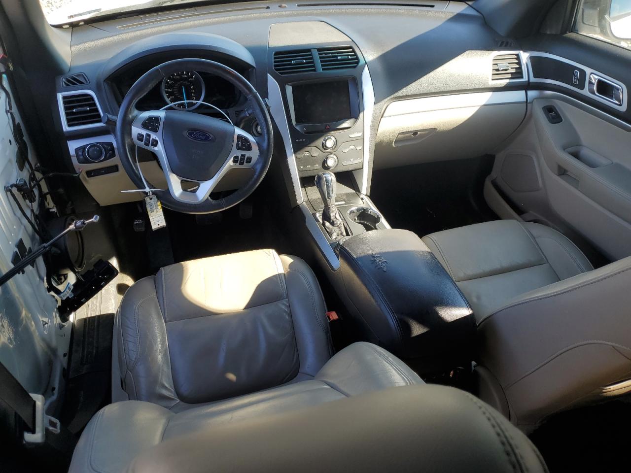2014 Ford Explorer - Image 8