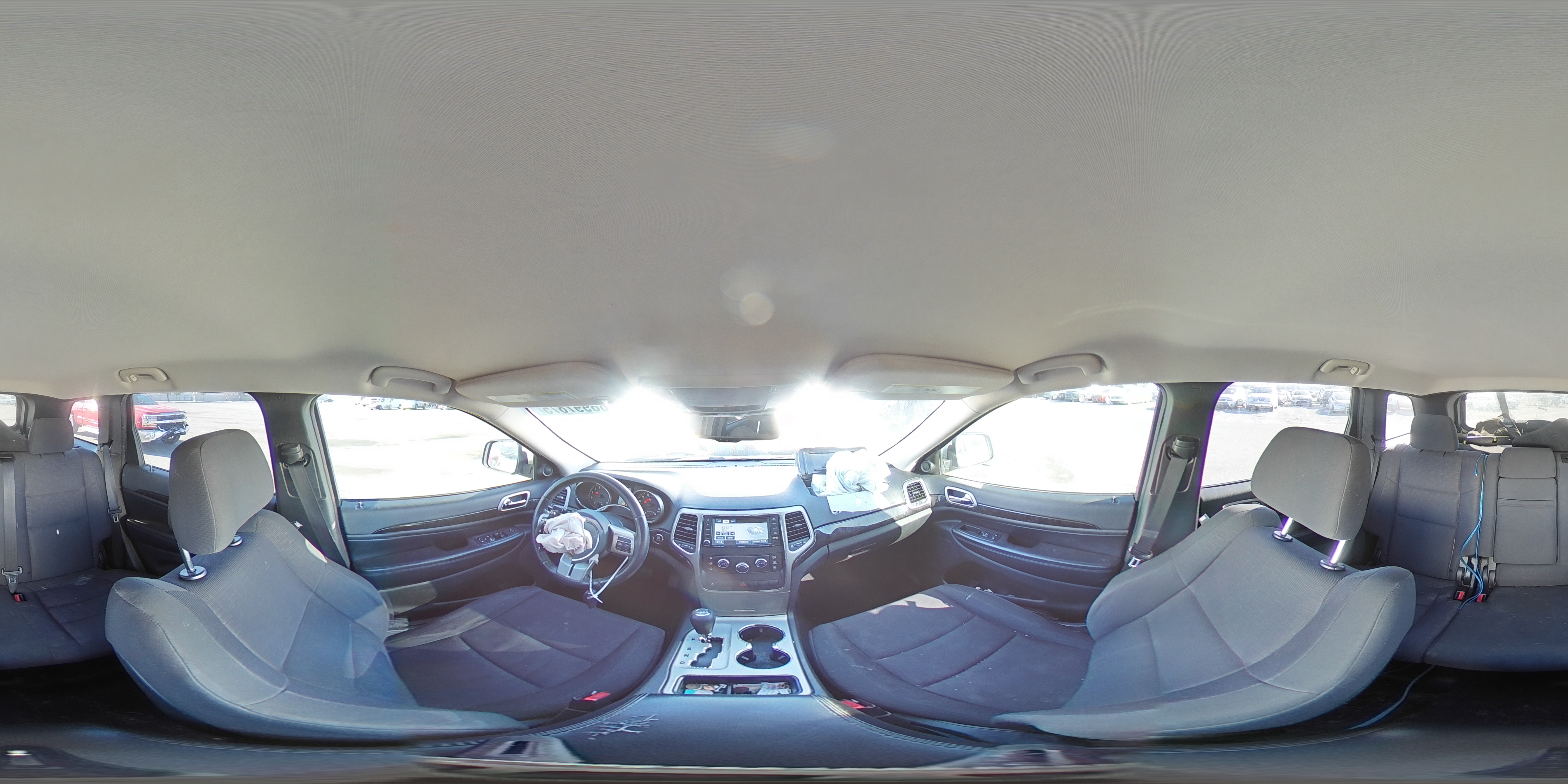 2012 Jeep Grand Cherokee - Image 13