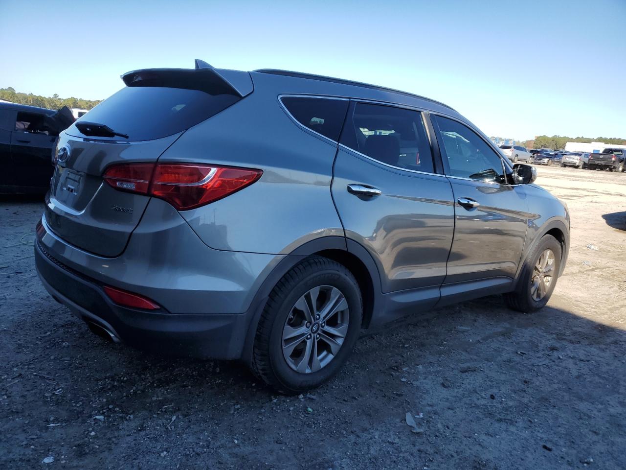 2016 Hyundai Santa Fe - Image 3