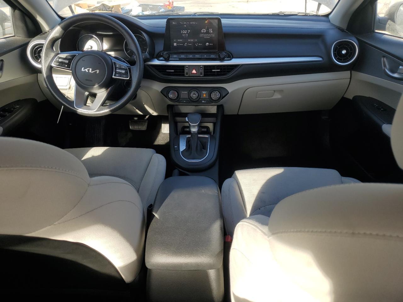 2023 Kia Forte - Image 8