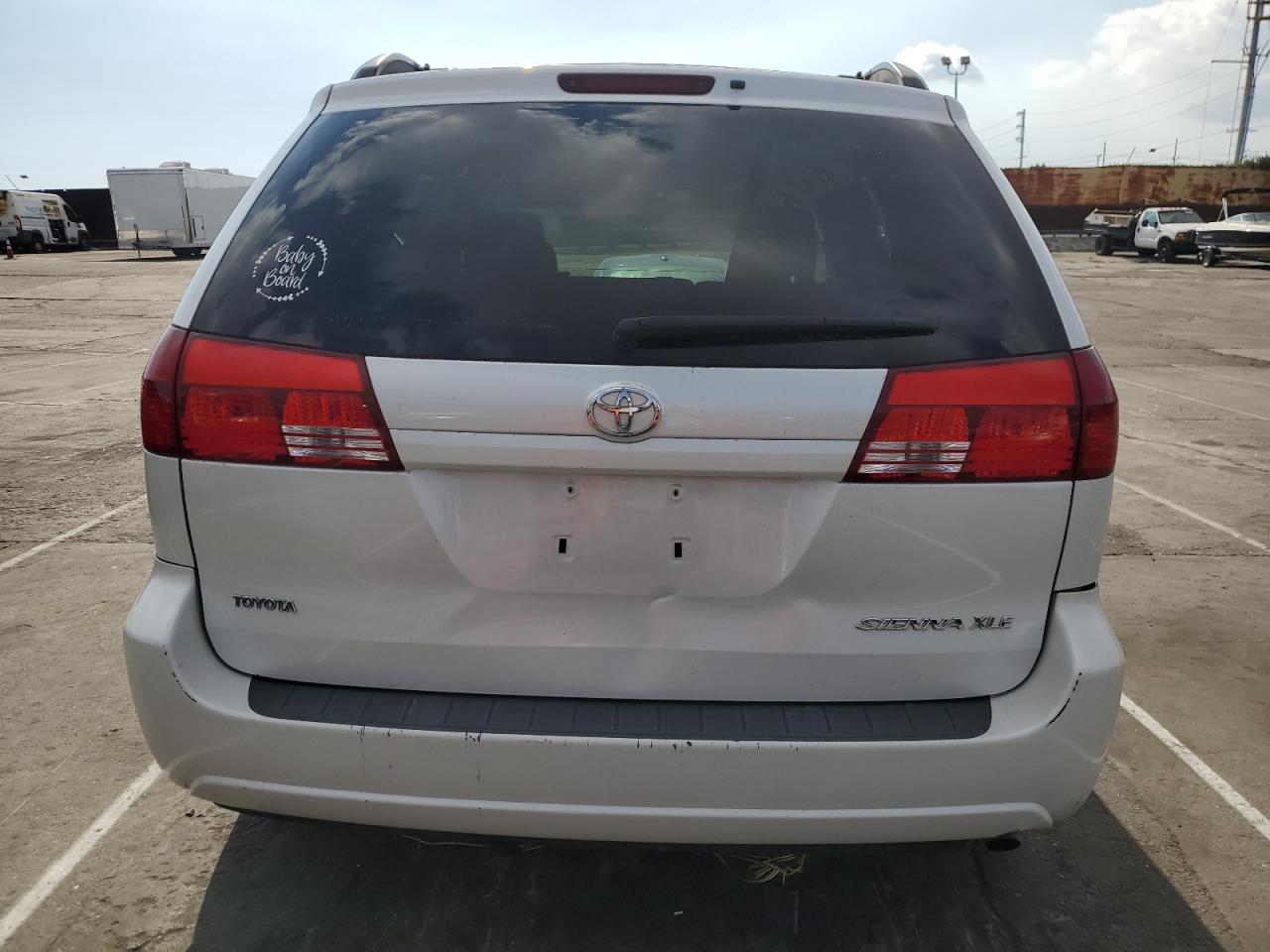 2004 Toyota Sienna - Image 6