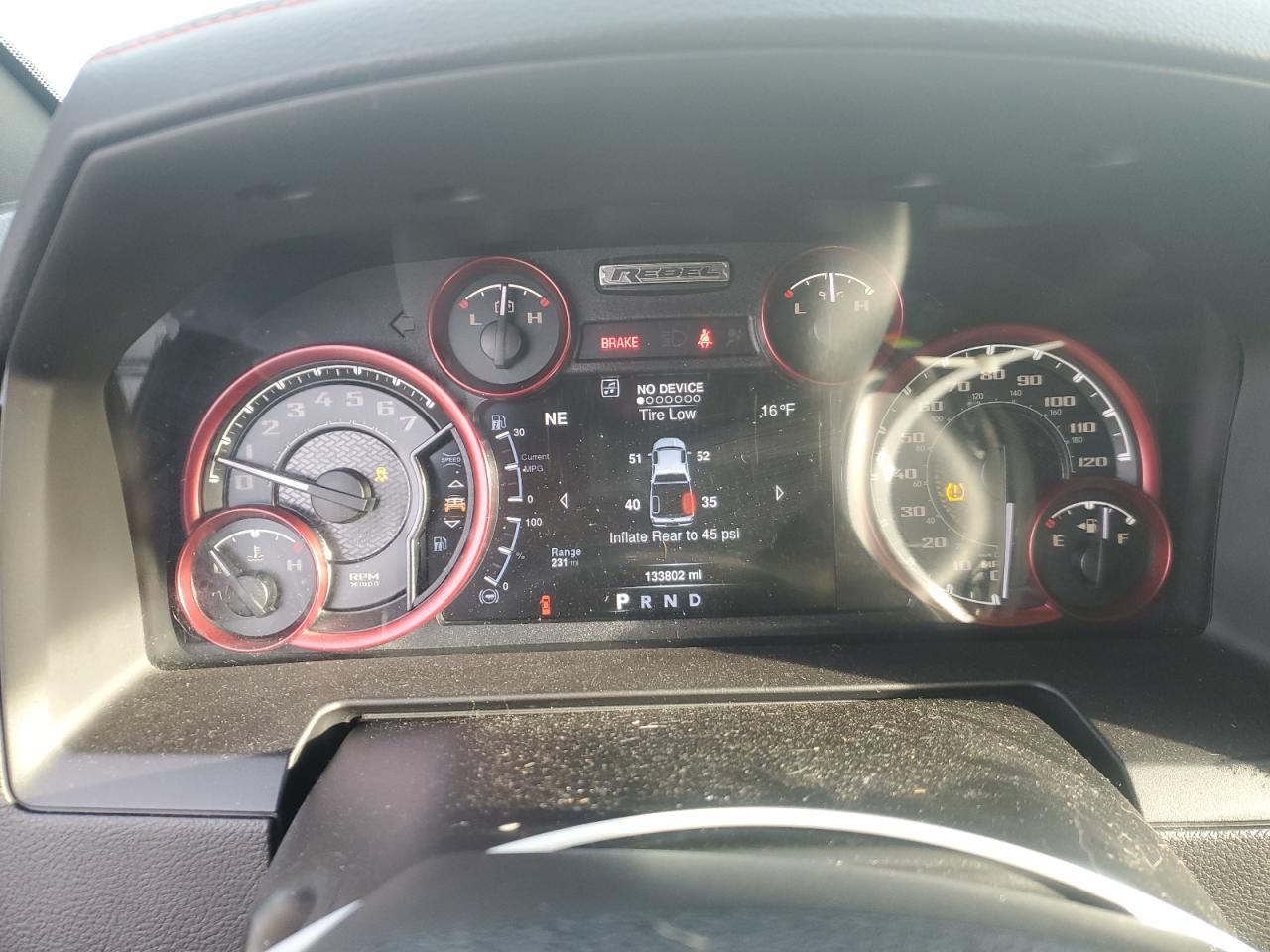 2016 RAM 1500 - Image 9