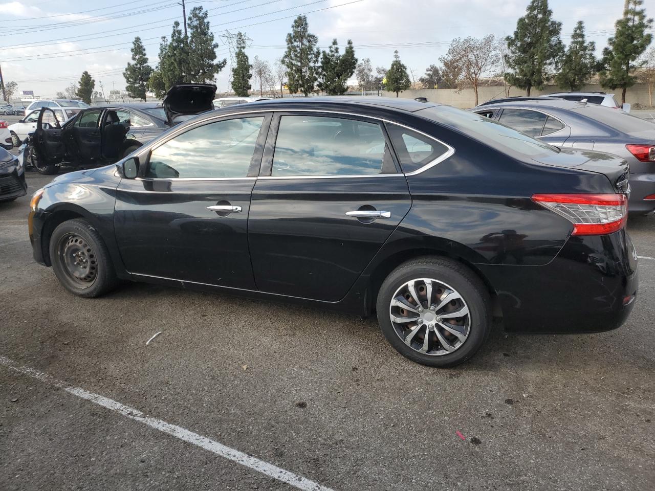 2015 Nissan Sentra - Image 2