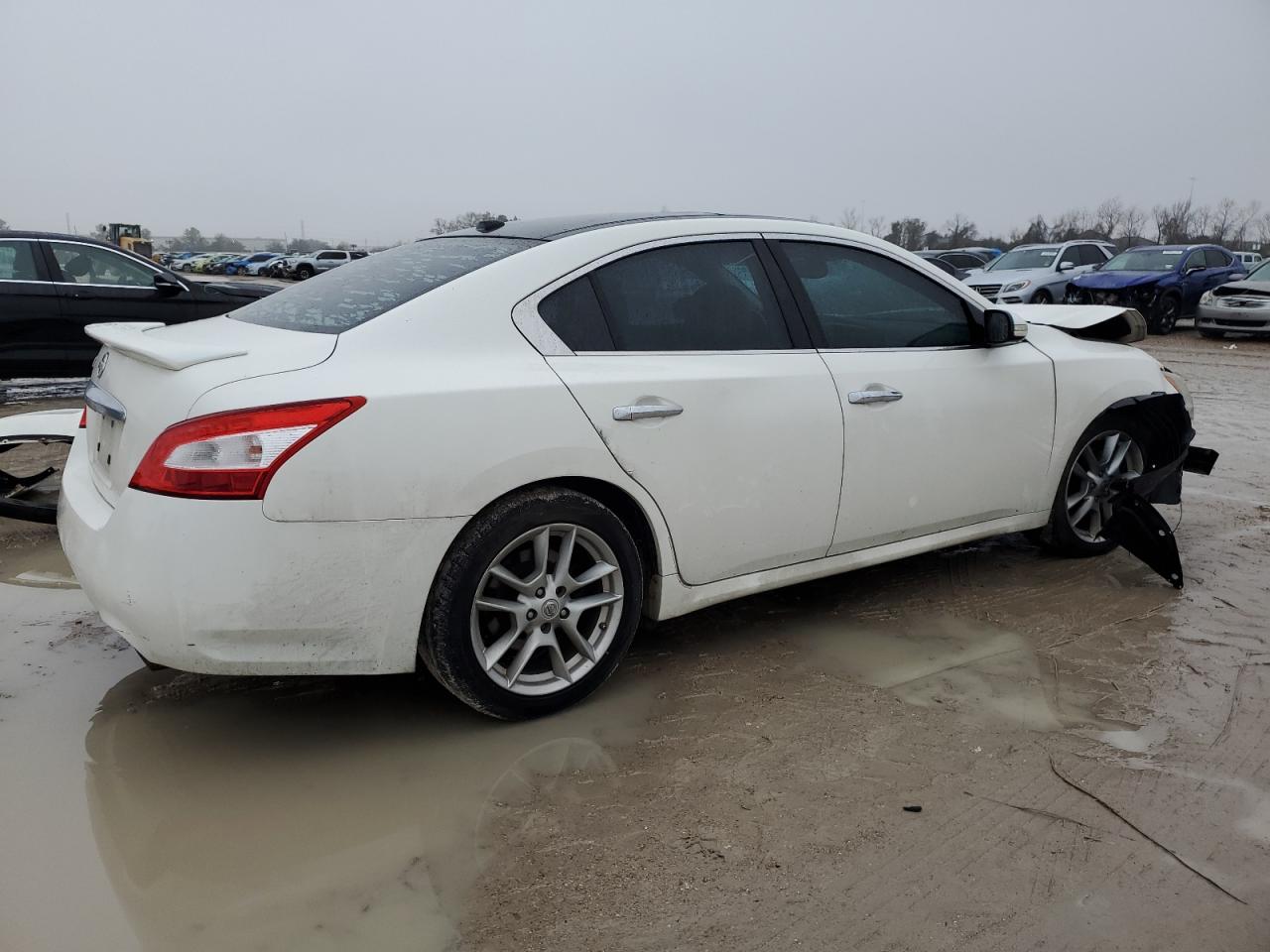 2009 Nissan Maxima - Image 3