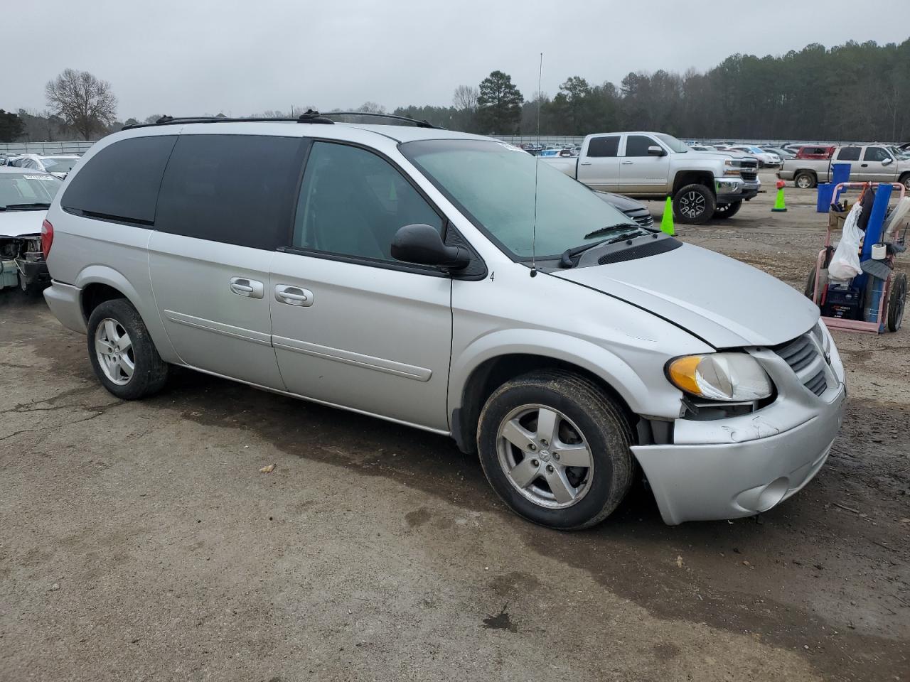 2005 Dodge Caravan - Image 4