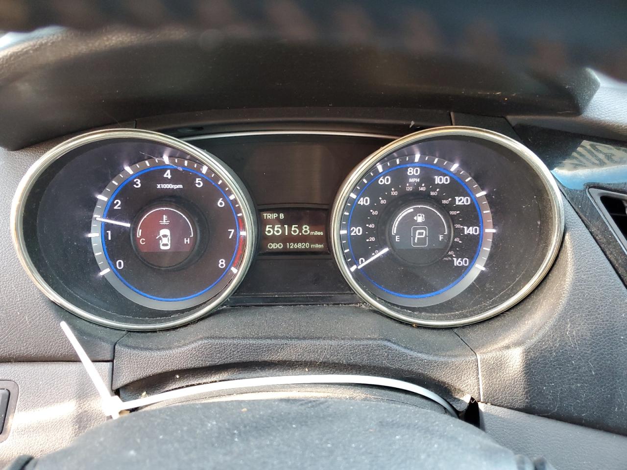 2011 Hyundai Sonata - Image 9