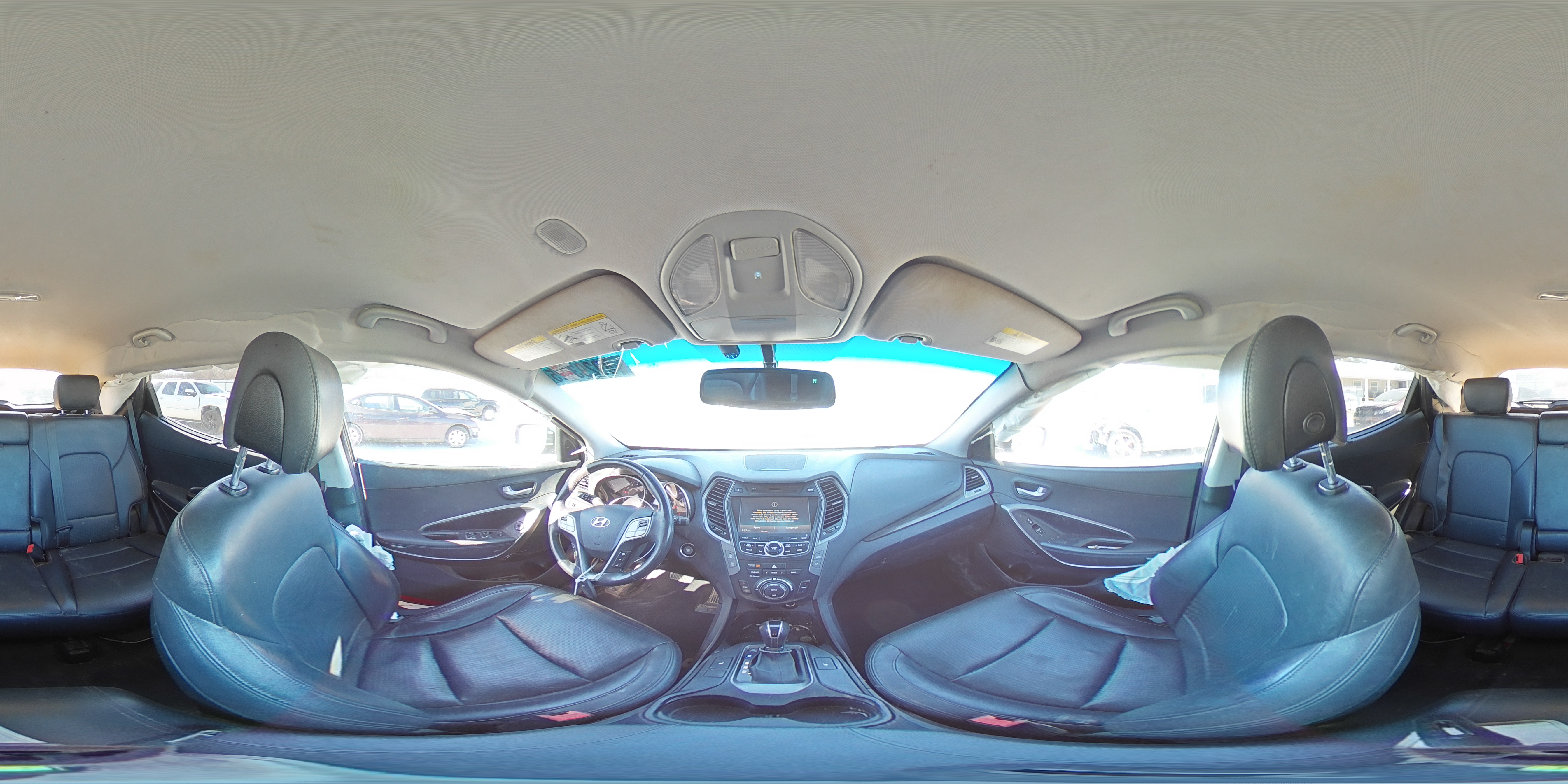 2014 Hyundai Santa Fe - Image 13