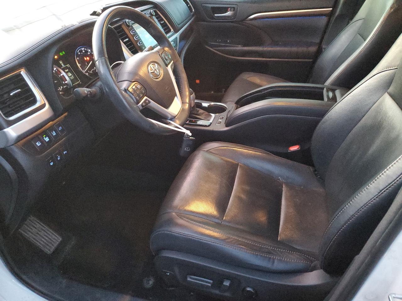 2016 Toyota Highlander - Image 7
