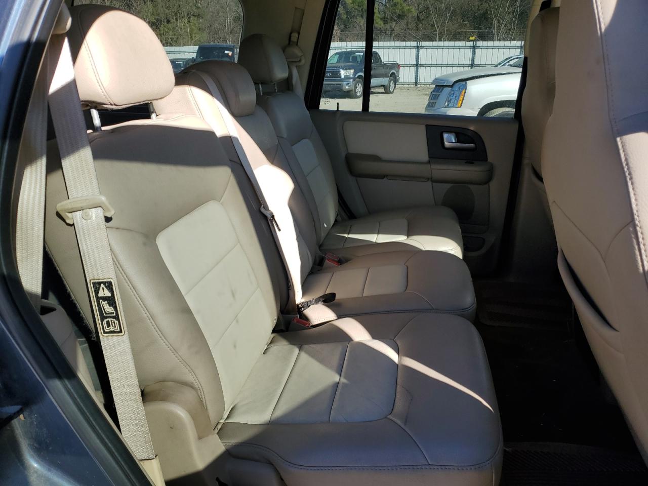 2003 Ford Expedition - Image 11