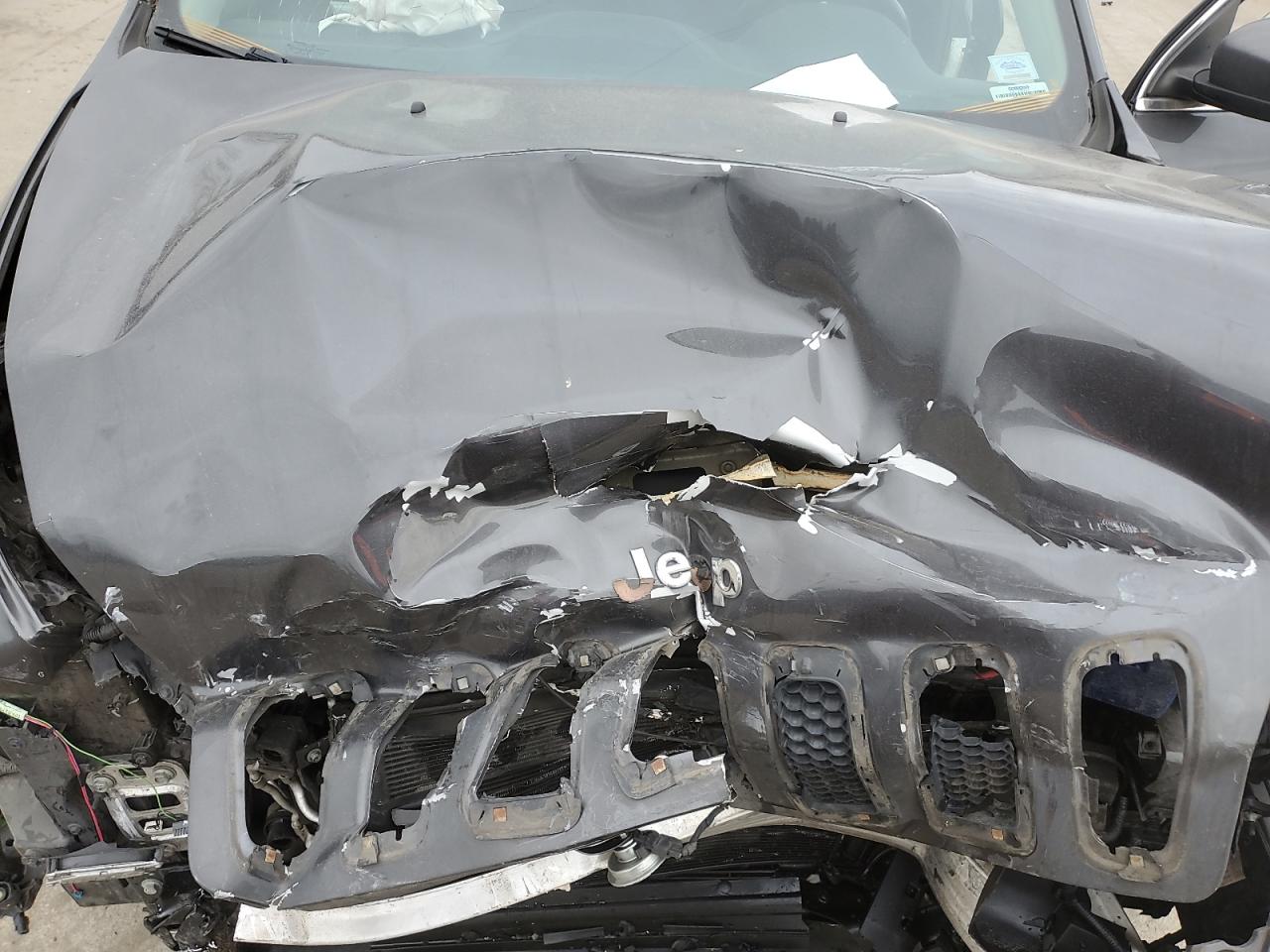 2016 Jeep Grand Cherokee - Image 12