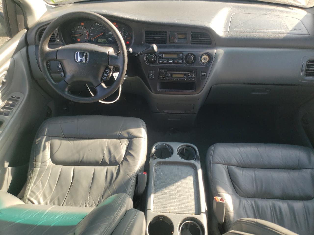 2004 Honda Odyssey - Image 8