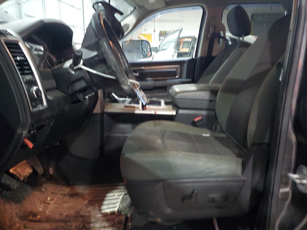 2014 RAM 1500 - Image 7
