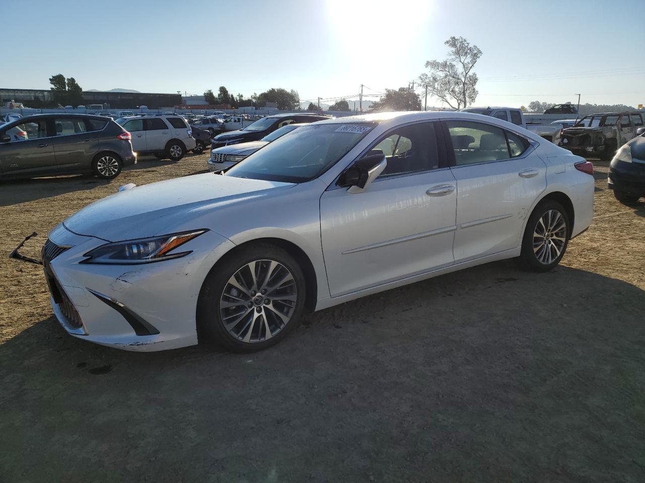 2019 Lexus ES - Image 1