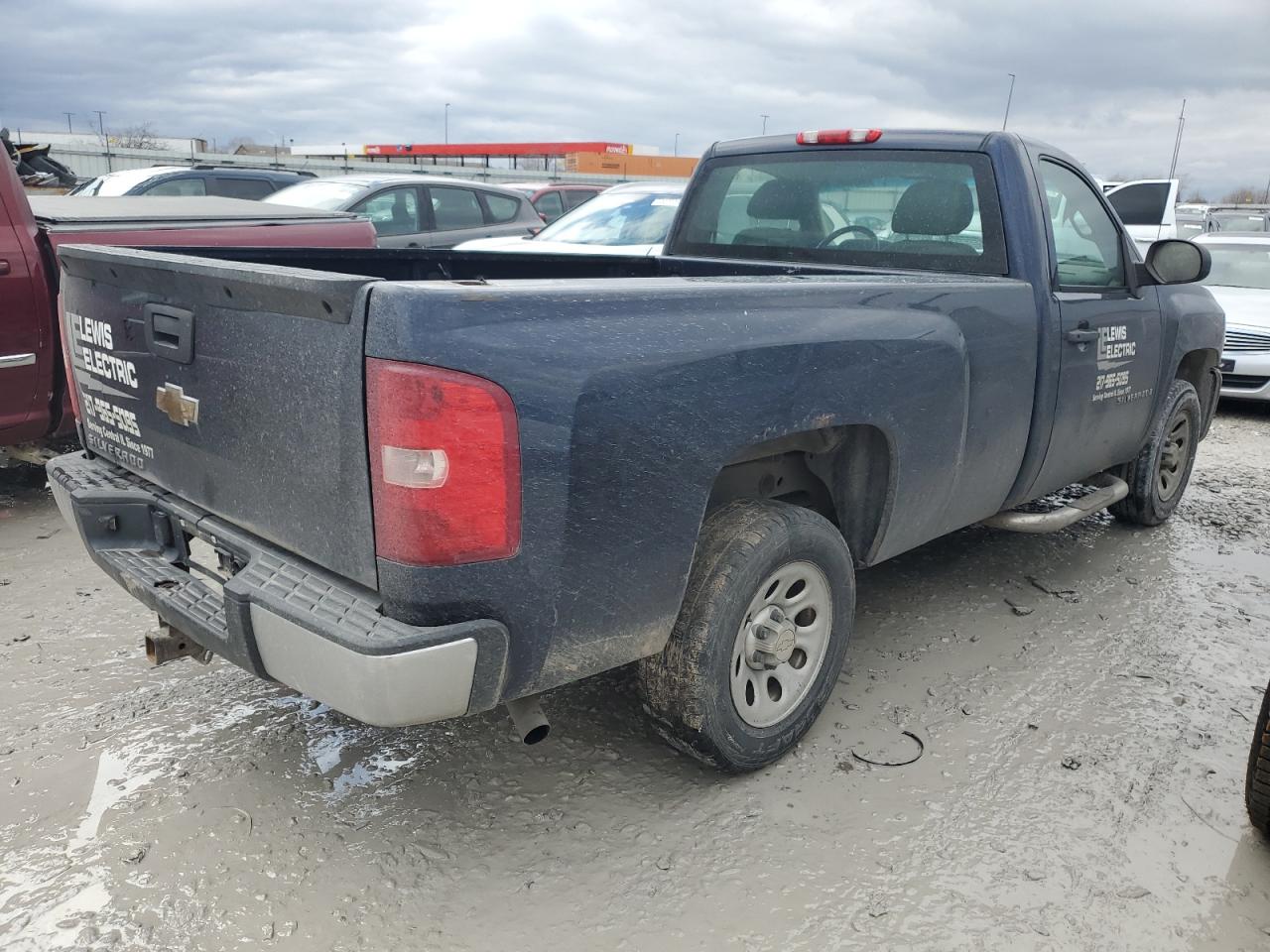 2009 Chevrolet Silverado - Image 3