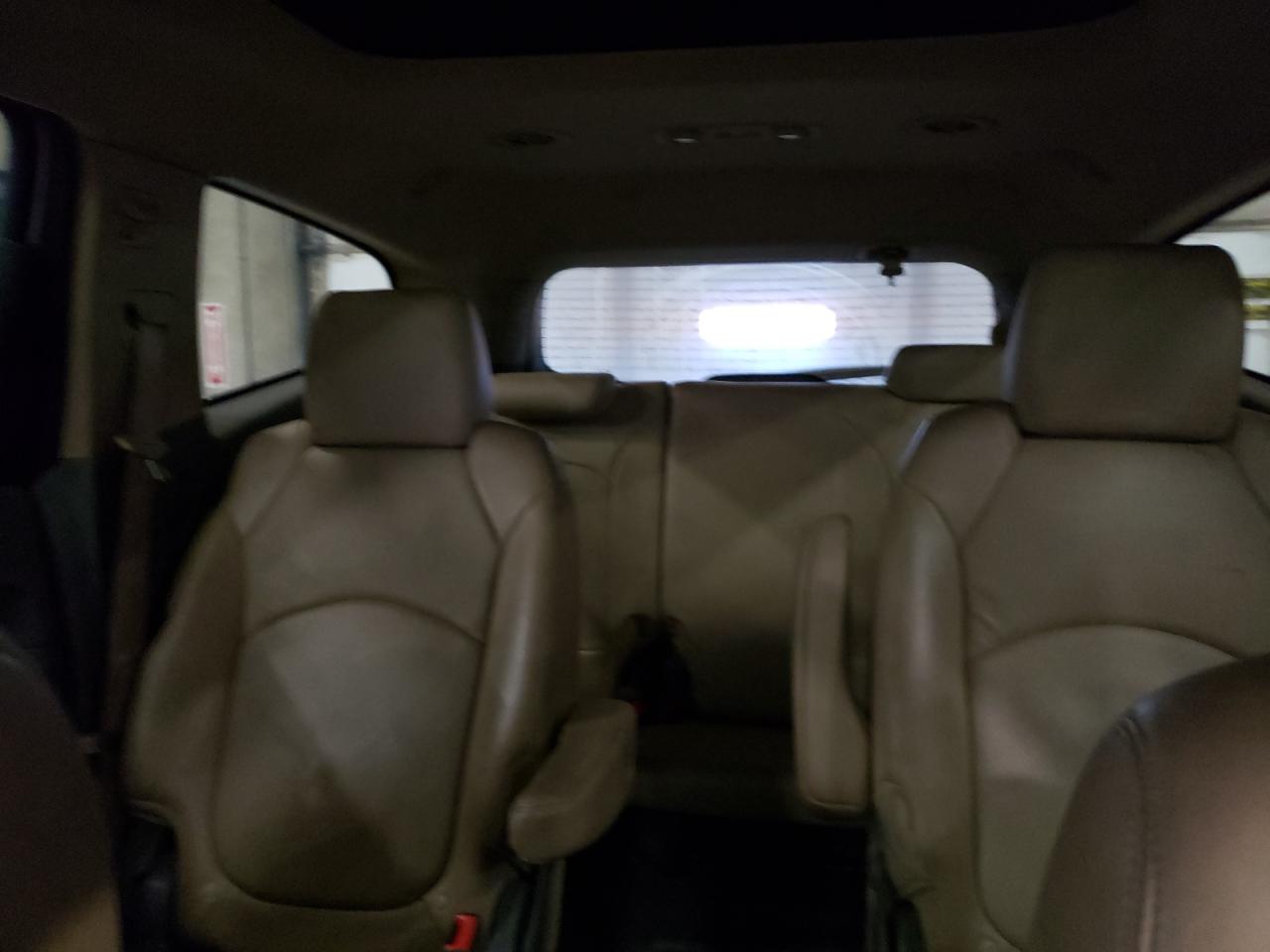 2011 Chevrolet Traverse - Image 10