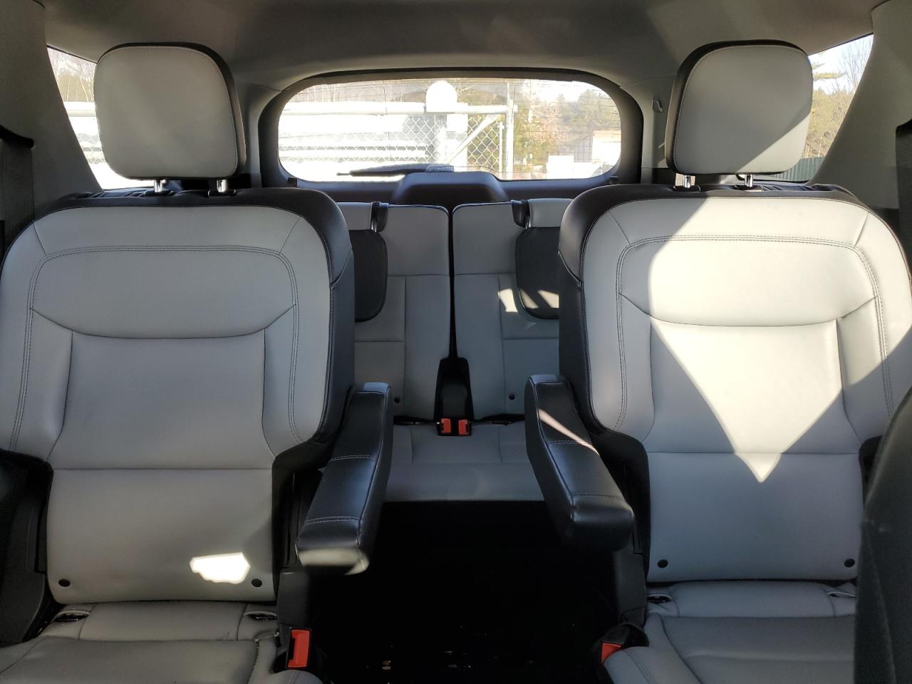 2021 Ford Explorer - Image 10