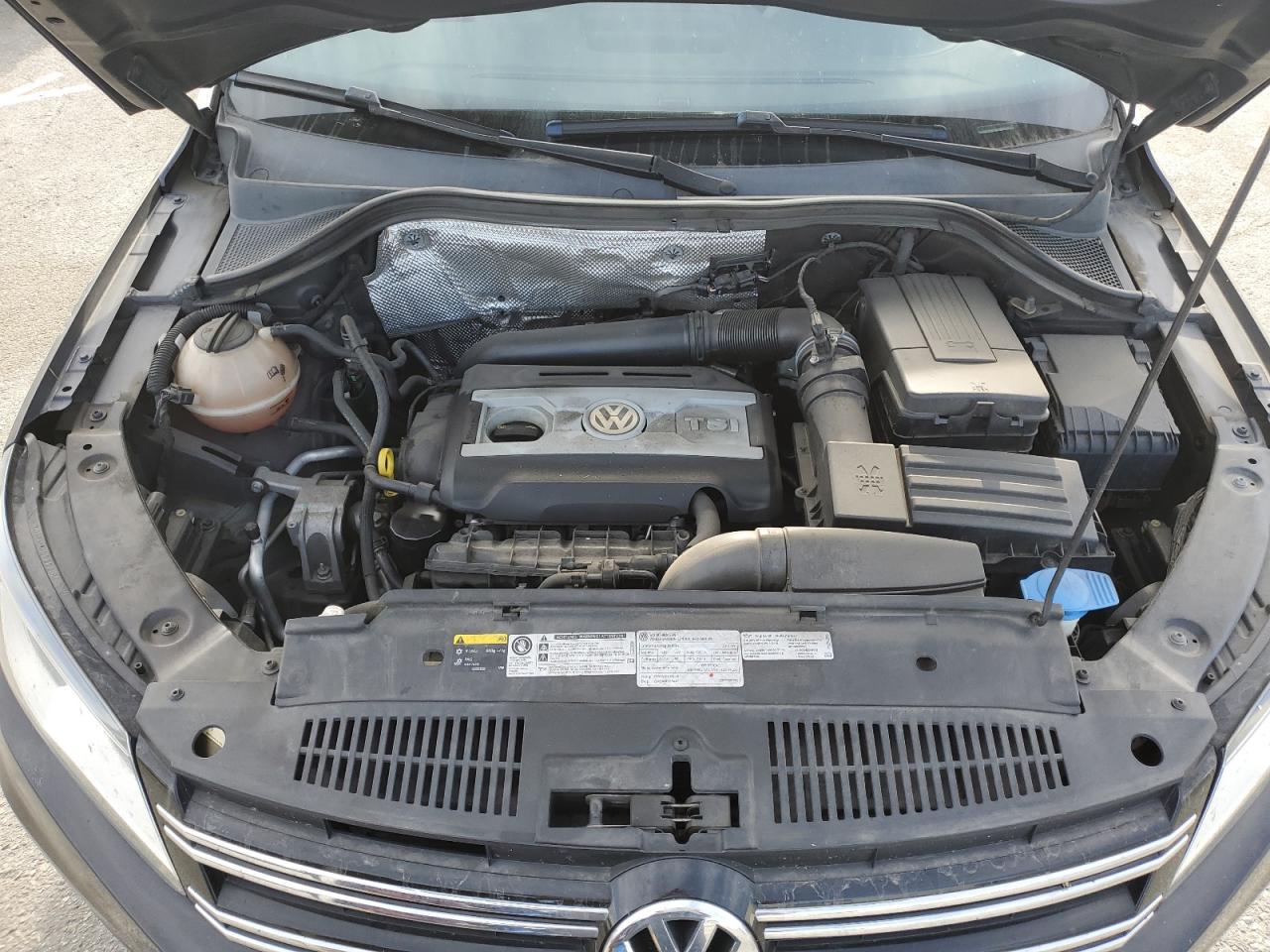 2016 Volkswagen Tiguan - Image 13