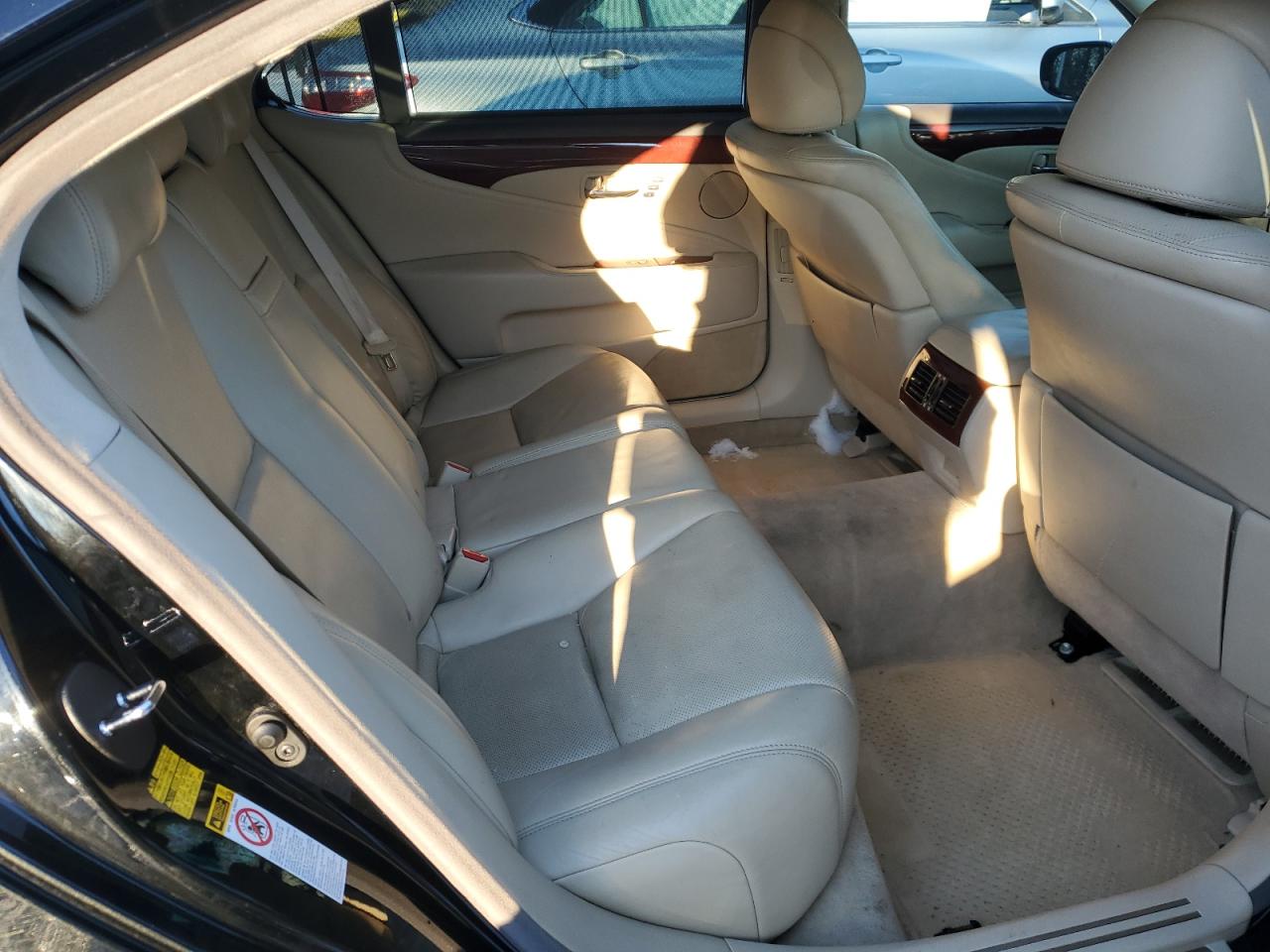 2012 Lexus LS - Image 10