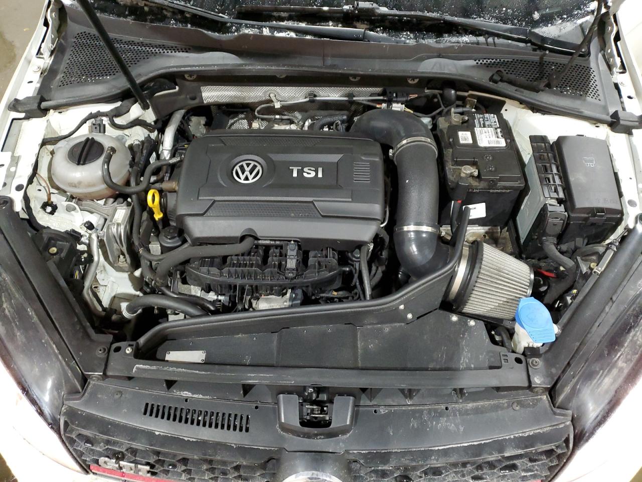 2017 Volkswagen GTI - Image 11