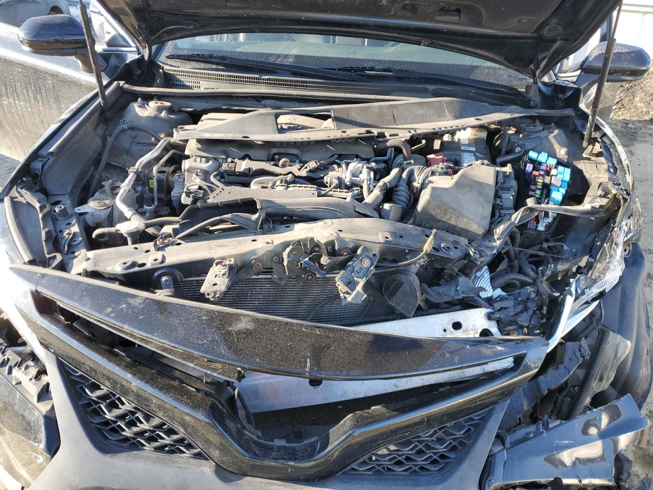 2018 Toyota Camry - Image 12
