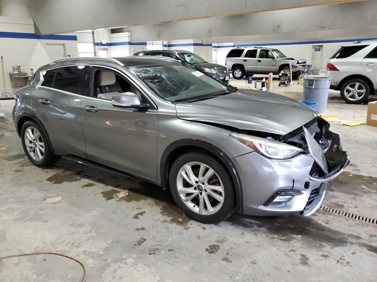 2017 Infiniti QX30 - Image 4