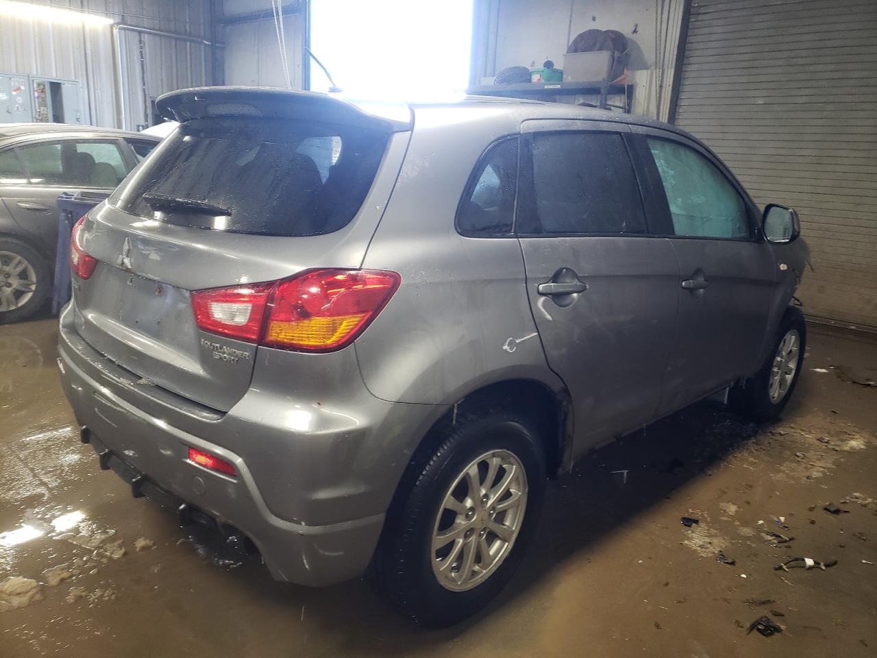 2011 Mitsubishi Outlander - Image 3