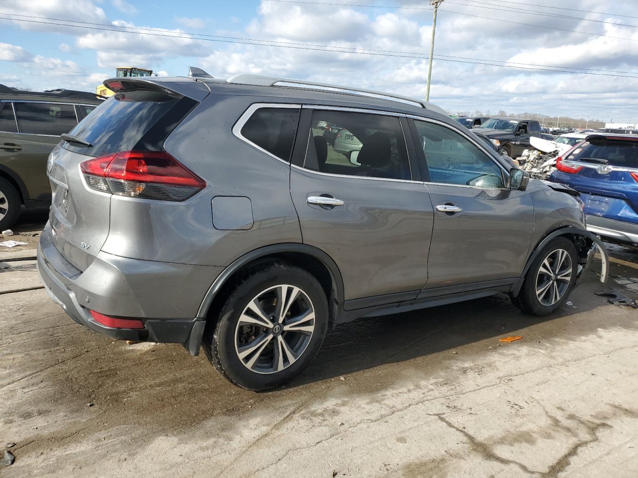 VIN 5N1AT2MT6KC771216 2019 NISSAN ROGUE no.3