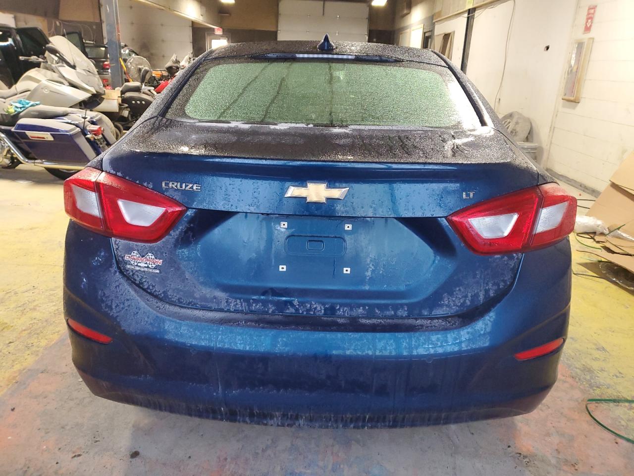 2019 Chevrolet Cruze - Image 6