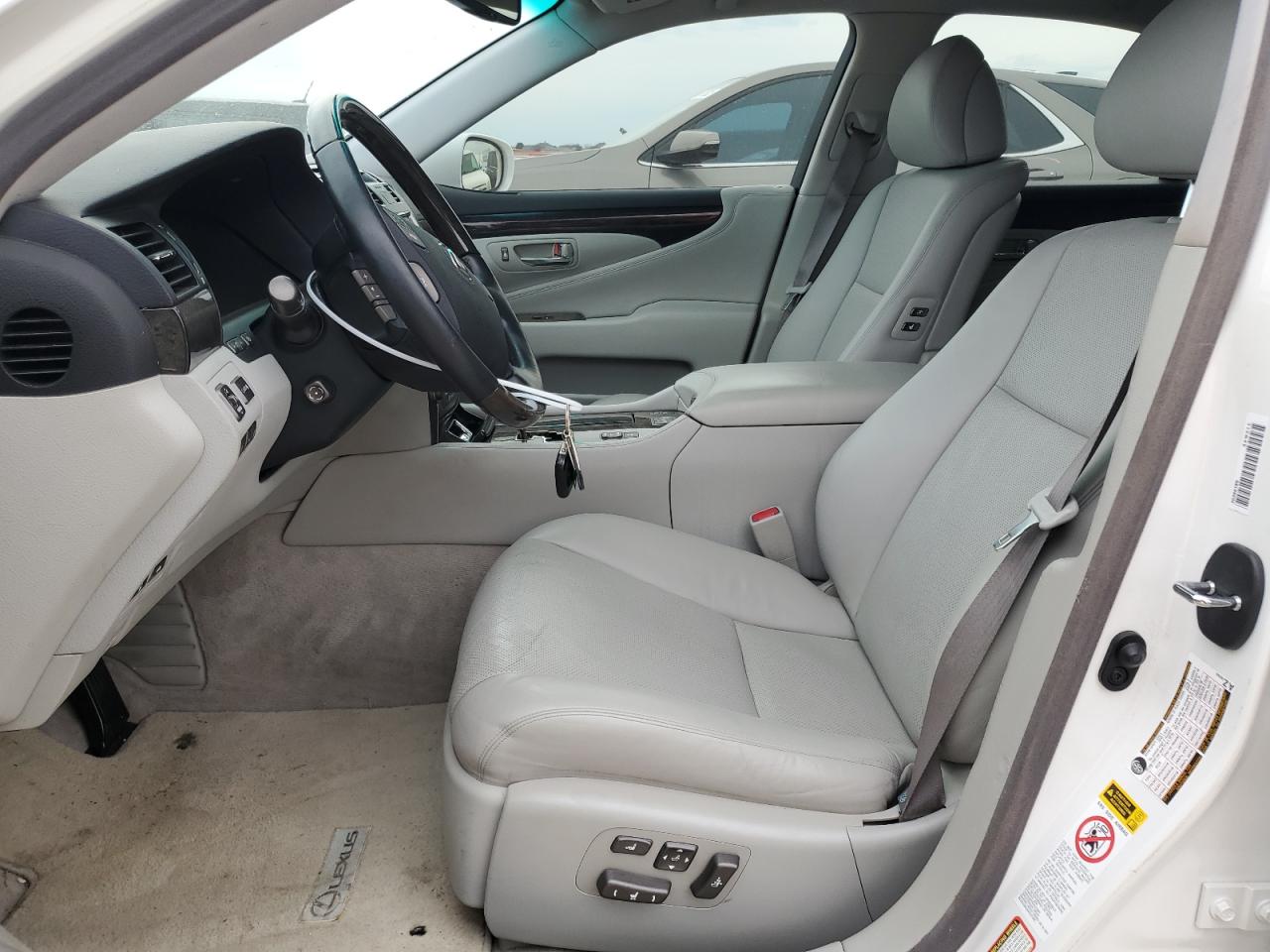 2007 Lexus LS - Image 7