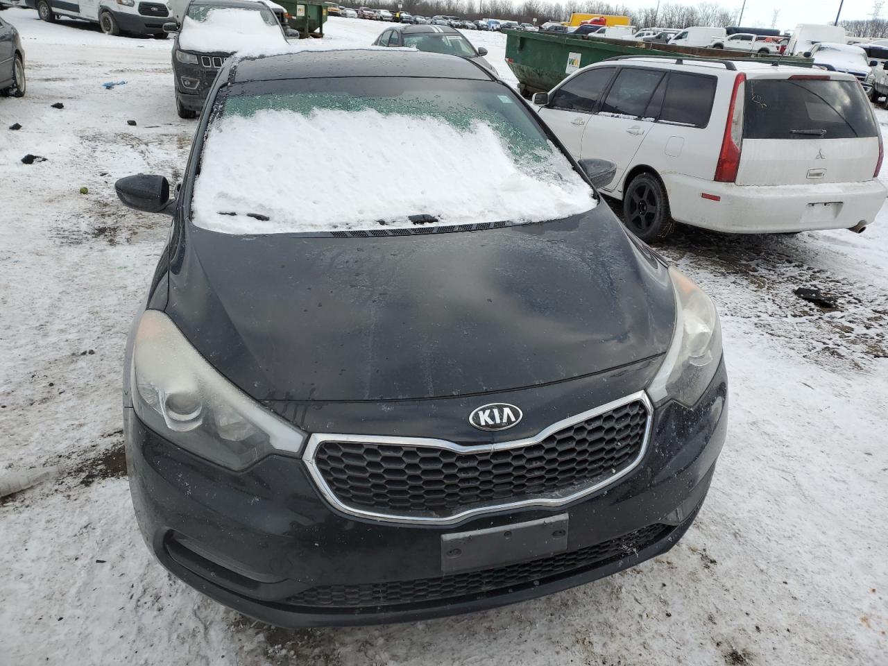 VIN KNAFK4A64F5272168 2015 KIA FORTE no.5